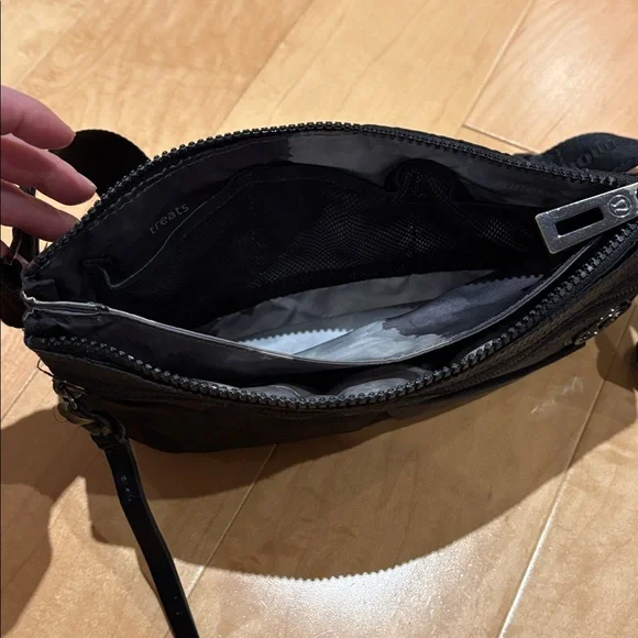 Vintage Black Lululemon Surge Belt Bag - Picture 10 of 15